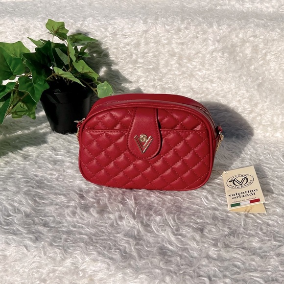 Valentino Orlandi Handbags - 🆕 Valentino Orlandi quilted crossbody bag with chain strap